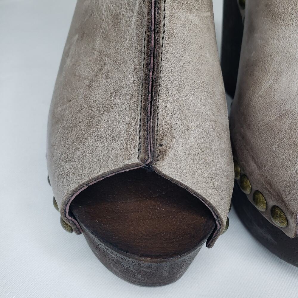 Charles David Recchia Taupe Leather Studded Wedge Platform Mules Size 37 US 6.5 - Picture 3 of 14